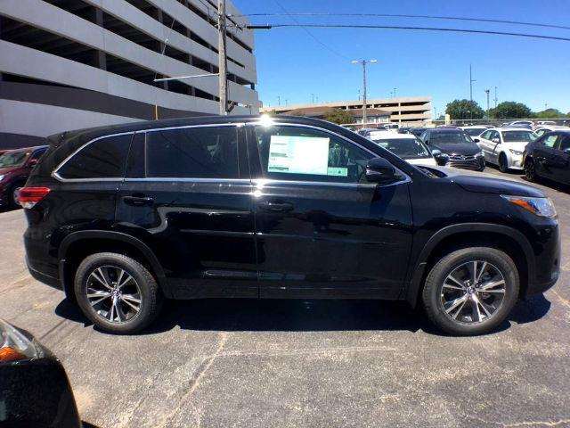 2017 Toyota Highlander LE V6